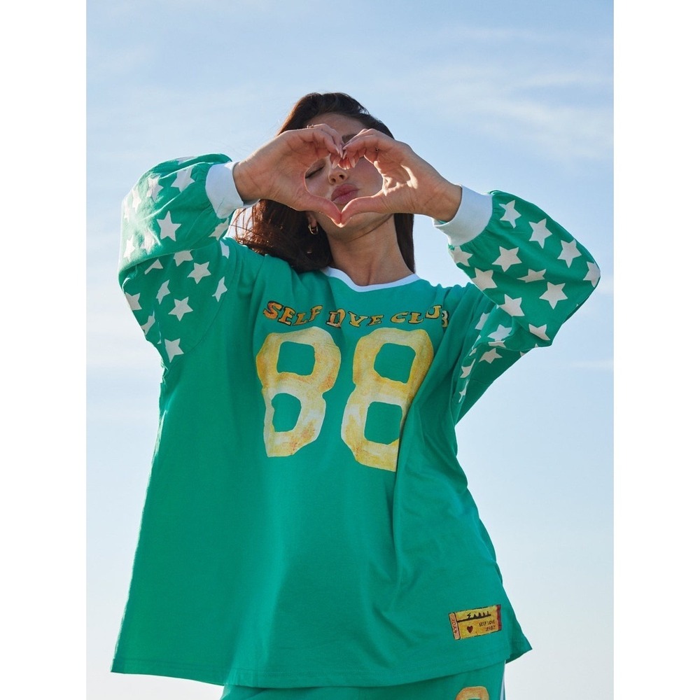 NWT Sabbi Australia Self Love Club Varsity Tee Shirt Large/L  Green Stars